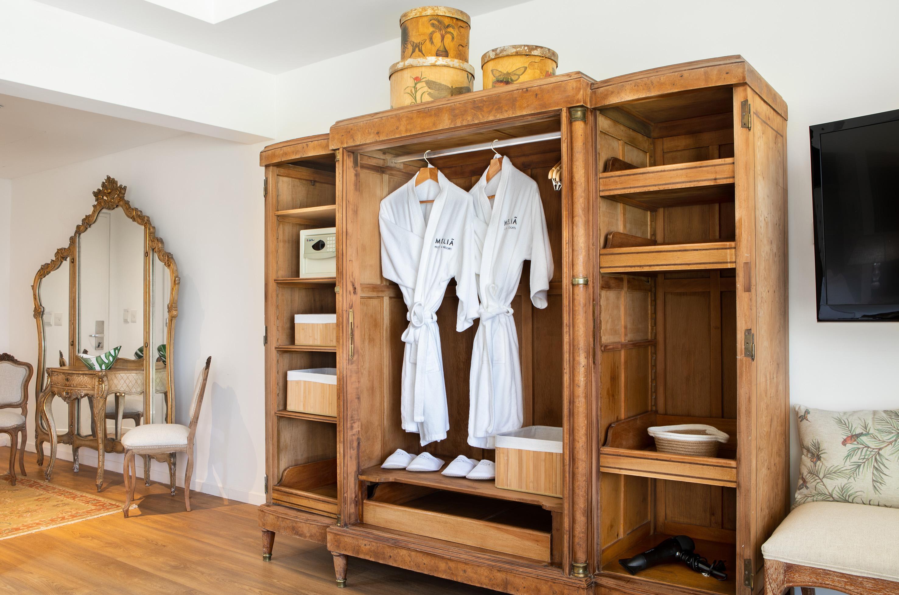 Gran Melia Iguazu Hotell Puerto Iguazú Eksteriør bilde A wardrobe