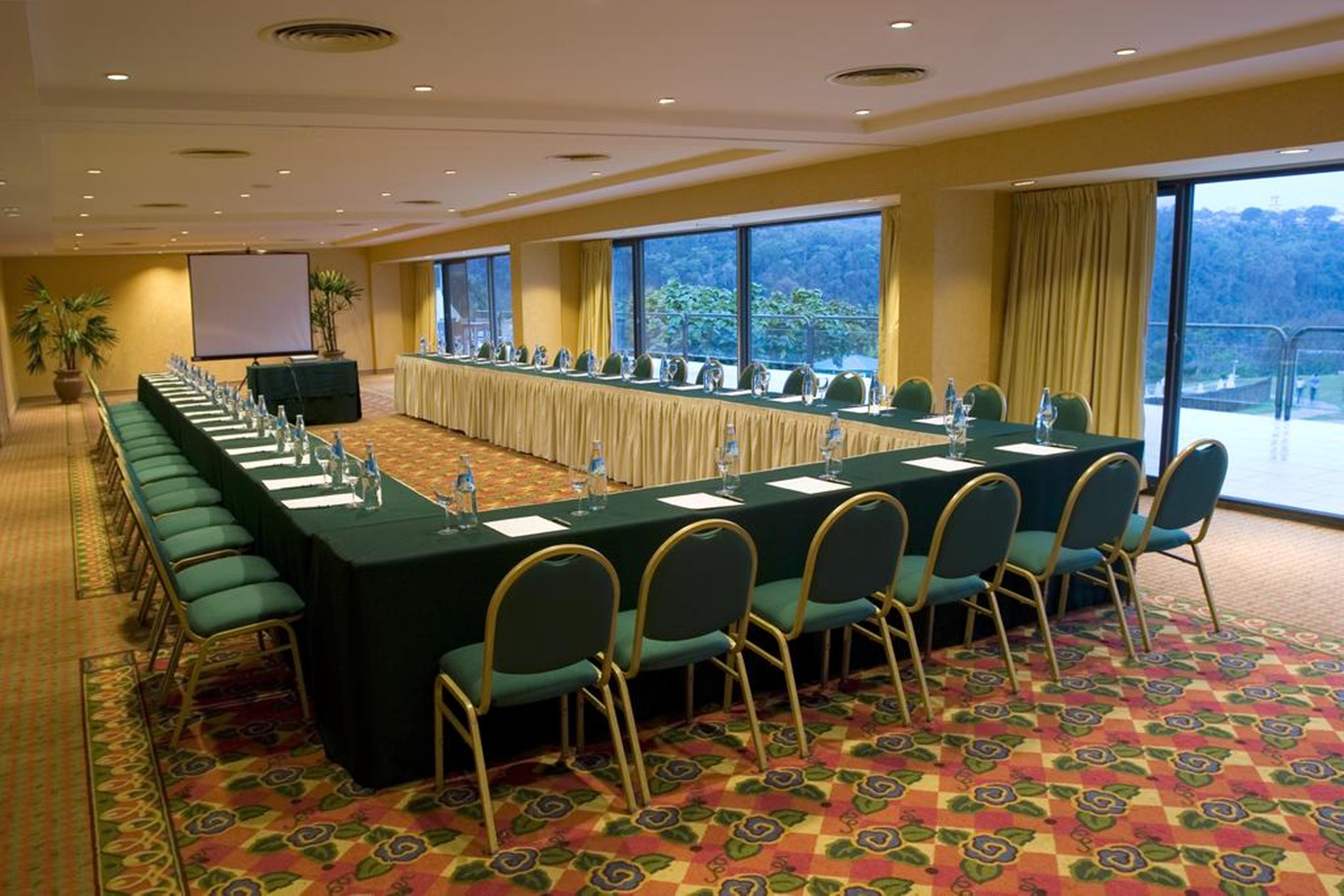 Gran Melia Iguazu Hotell Puerto Iguazú Eksteriør bilde U-shaped table