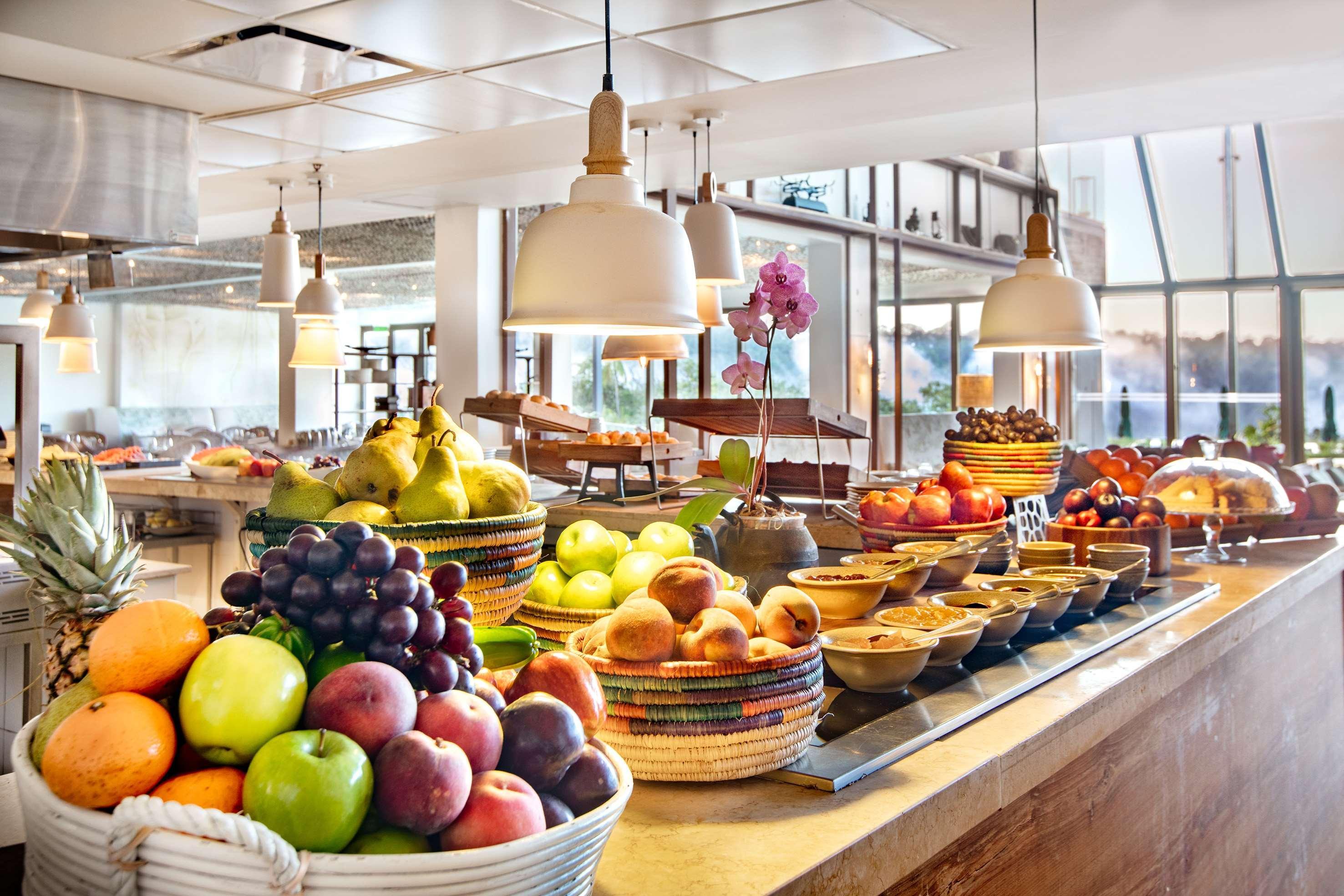 Gran Melia Iguazu Hotell Puerto Iguazú Eksteriør bilde A buffet at a hotel