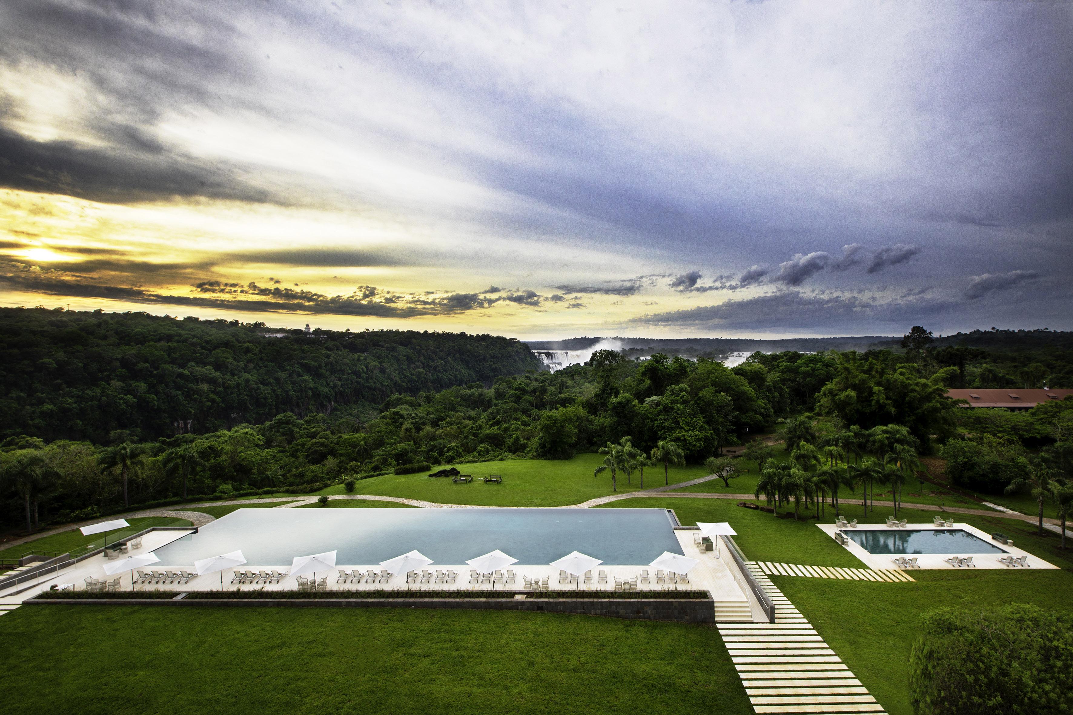 Gran Melia Iguazu Hotell Puerto Iguazú Eksteriør bilde View of the Iguazú Falls from the hotel